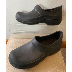 Crocs Womens Black Bistro Non-Slip Clogs Size 10 Womens